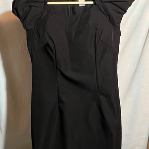 Esley Black sleeveless details midi dress